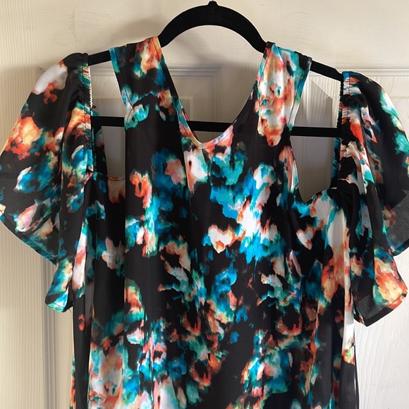 Very Cute Off the Shoulder Sleeves Summer Sundress - Picture 2 of 6